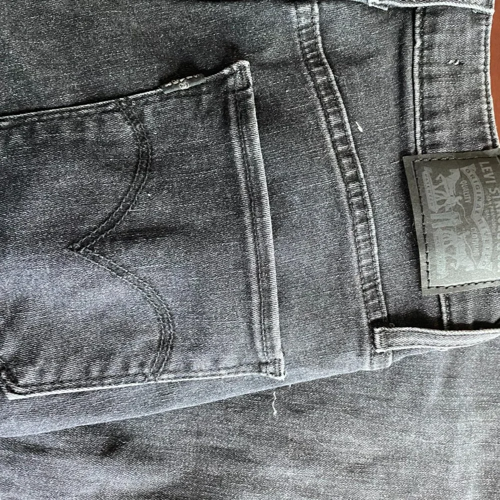 Levis Womens 721 High Rise Skinny Jeans Size 28 Black Distressed Grunge Goth - Picture 4 of 12